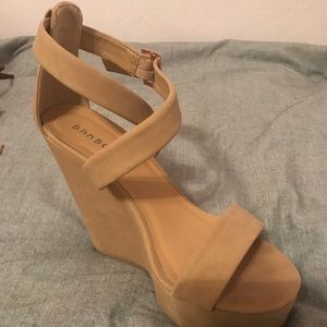 Nude wedges
